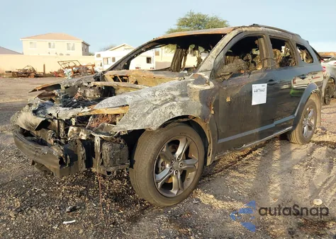 2016 Dodge Journey Crossroad z USA, uszkodzony, nr VIN 3C4PDCGG5GT240147